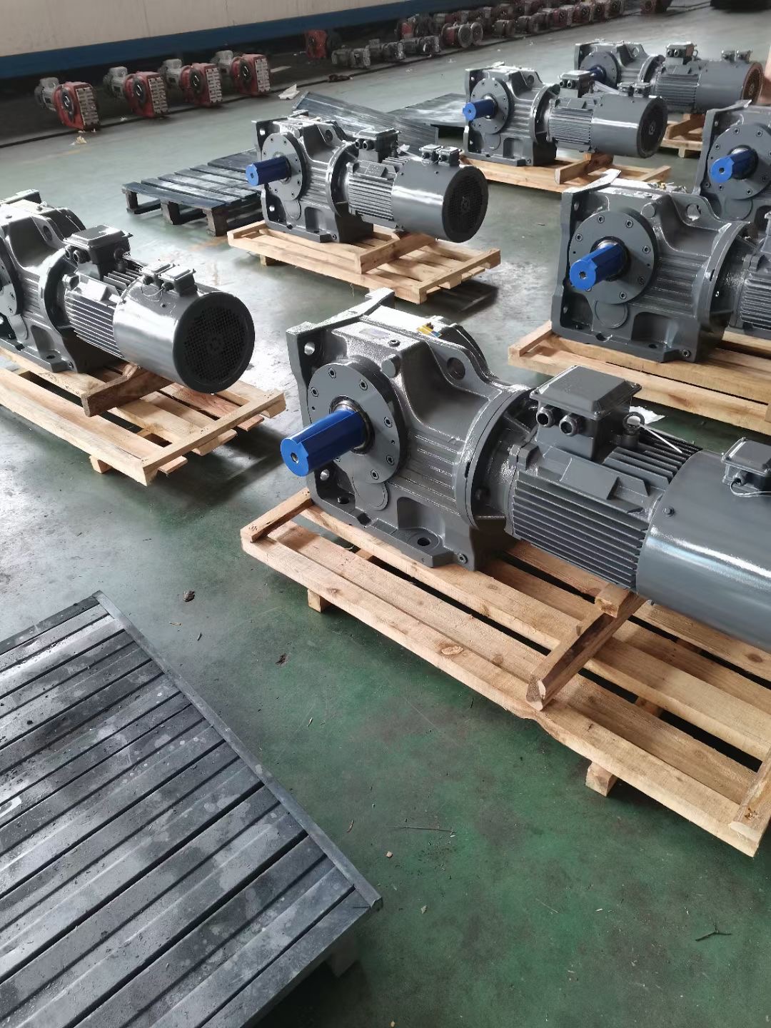 JZQ 600 motor speed variator gearboxes with torque arm aluminium worm gear speed reducer hydraulic motor planetary gearbox